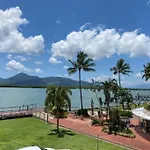 Lovely Waterfront Apartment At Harbour Lights
