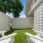 Tropicana Boutique Hotel - 2