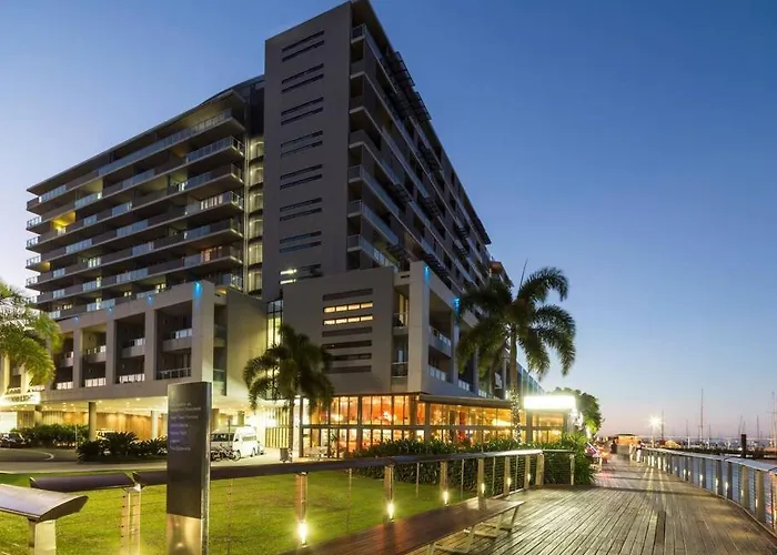 Lovely Waterfront Apartment At Harbour Lights