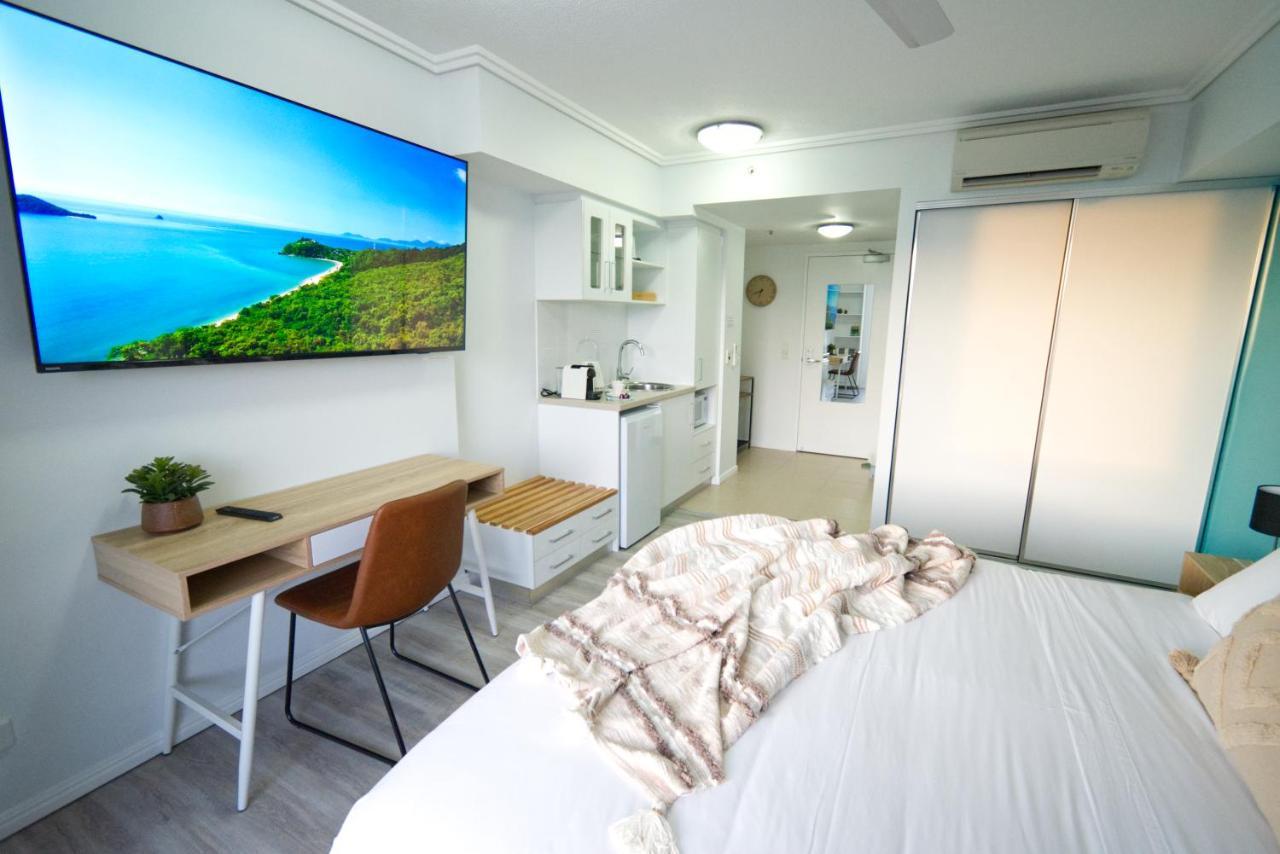 Privately Owned 'sunset View Studio' In Apartment *