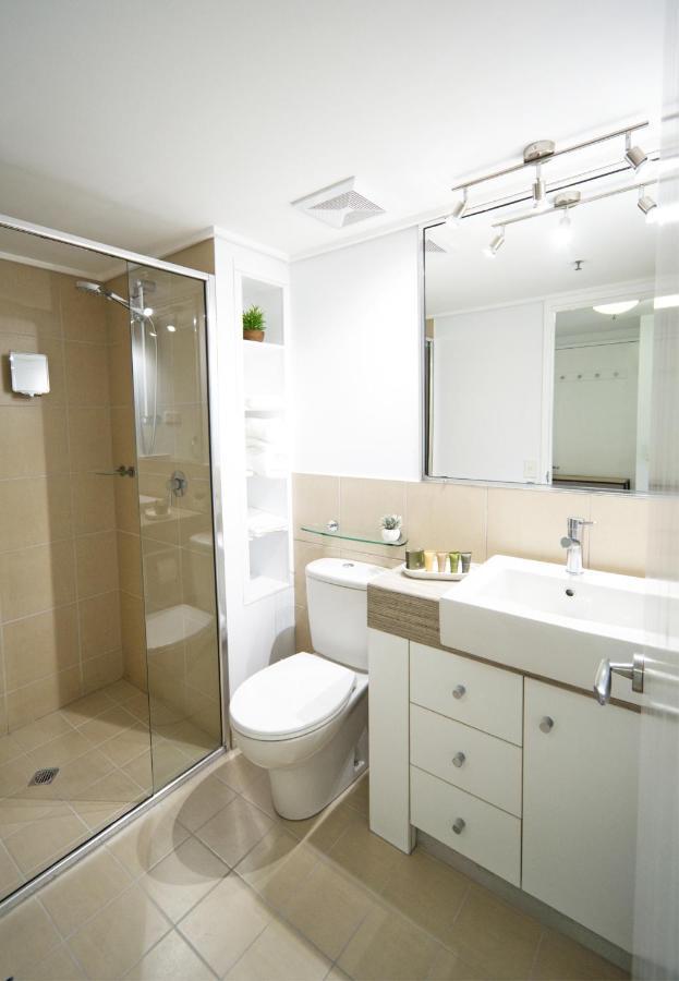 Privately Owned 'sunset View Studio' In Apartment Cairns