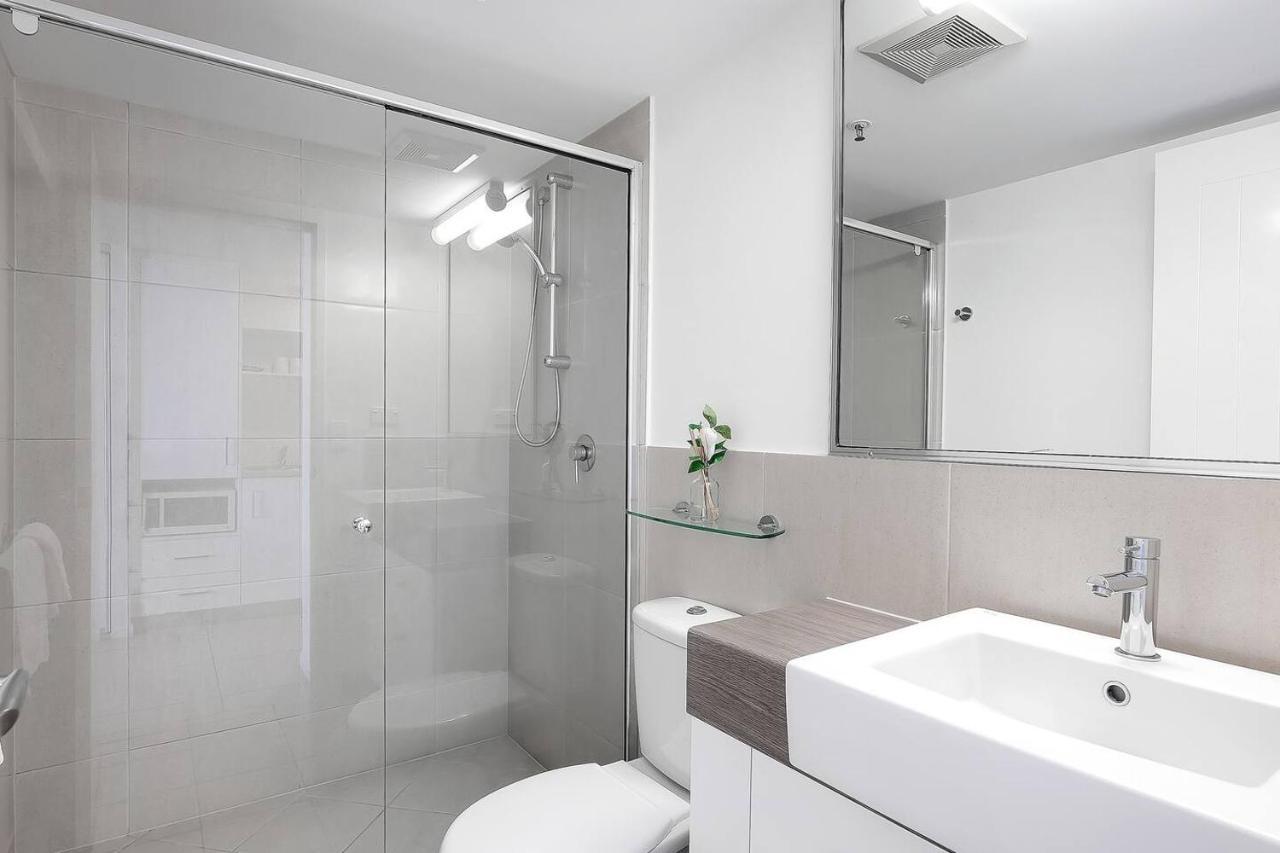 Apartment 'seaside Azul' A With Rooftop Pool Cairns