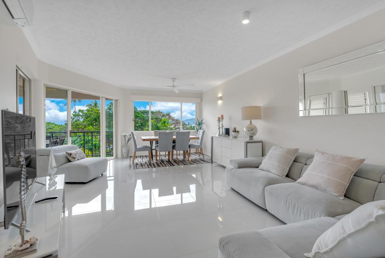 Waterfront - 5 Minutes From Airport Apartment *
