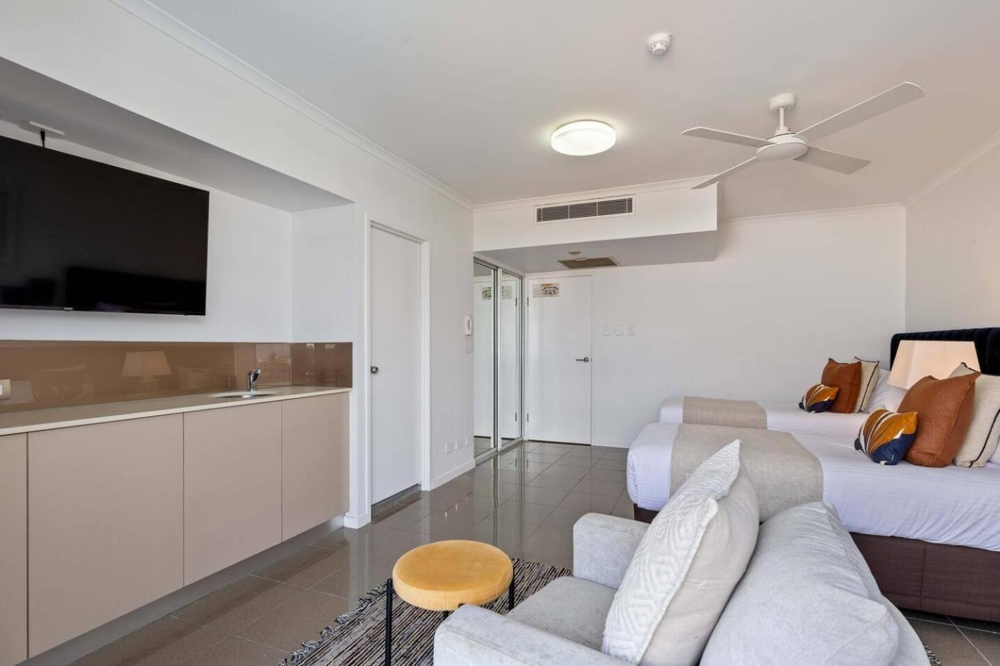The Abbott—a Sea-swept Esplanade Abode Cairns