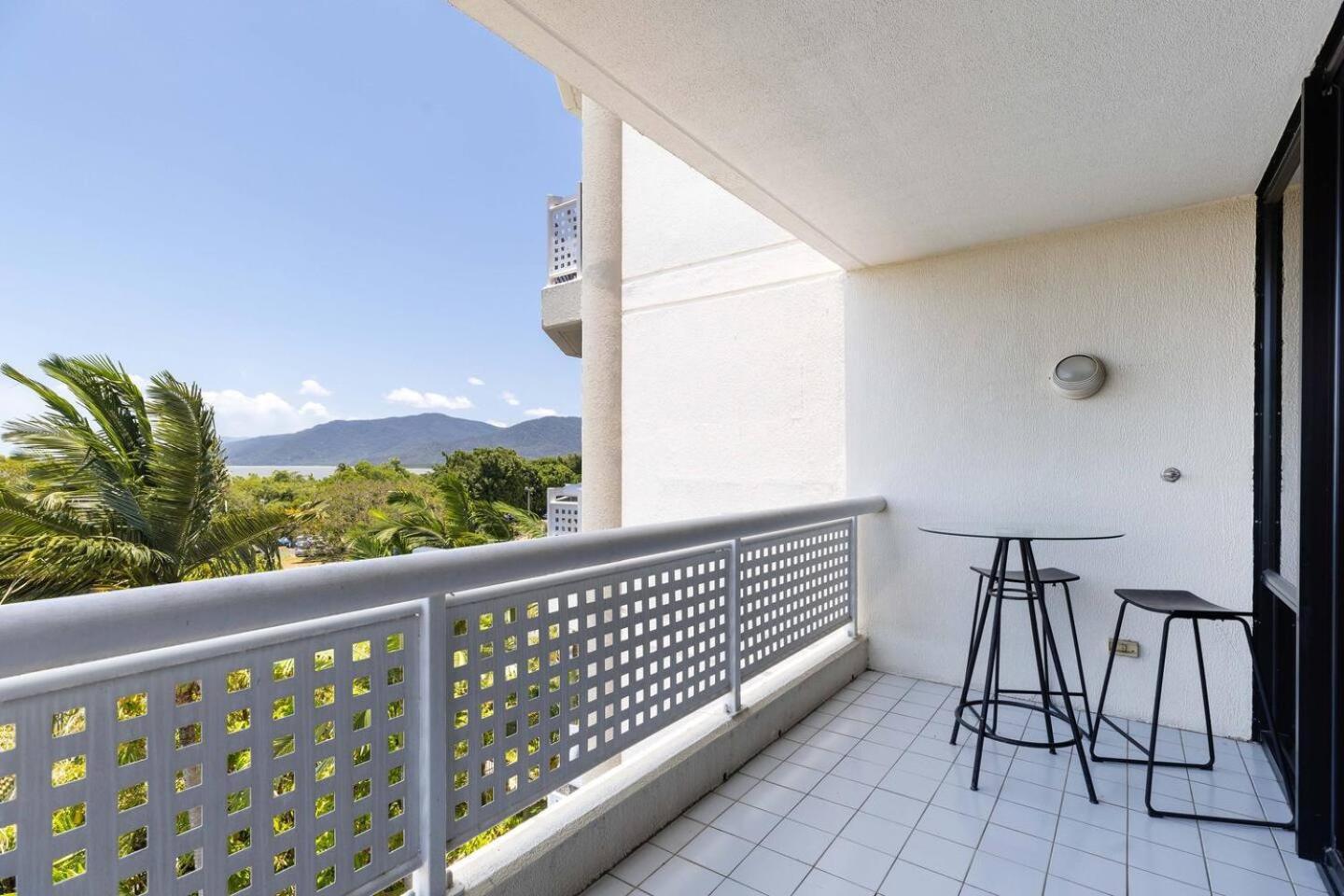 The Abbott—a Sea-swept Esplanade Abode Apartment