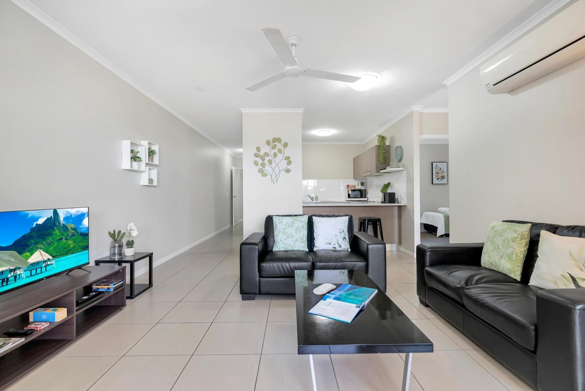 Apartment The Edge - Just Steps To Esplanade Frontage *