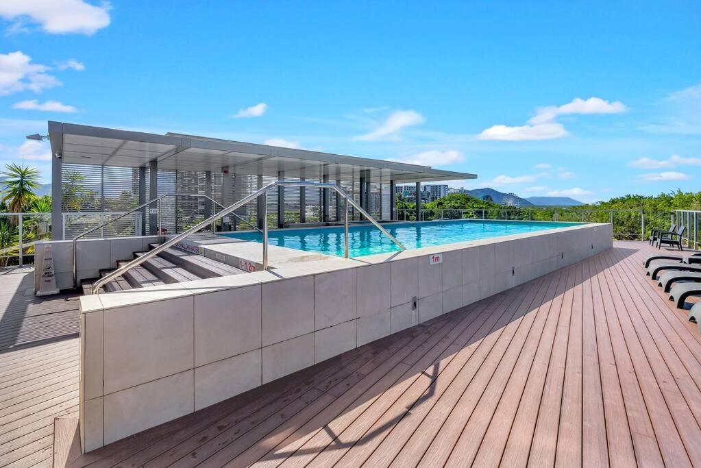 Panoramic Views At Harbour Light On The Waterfront Apartment