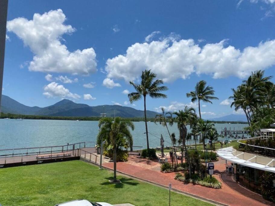 Apartment Lovely Waterfront At Harbour Lights Cairns