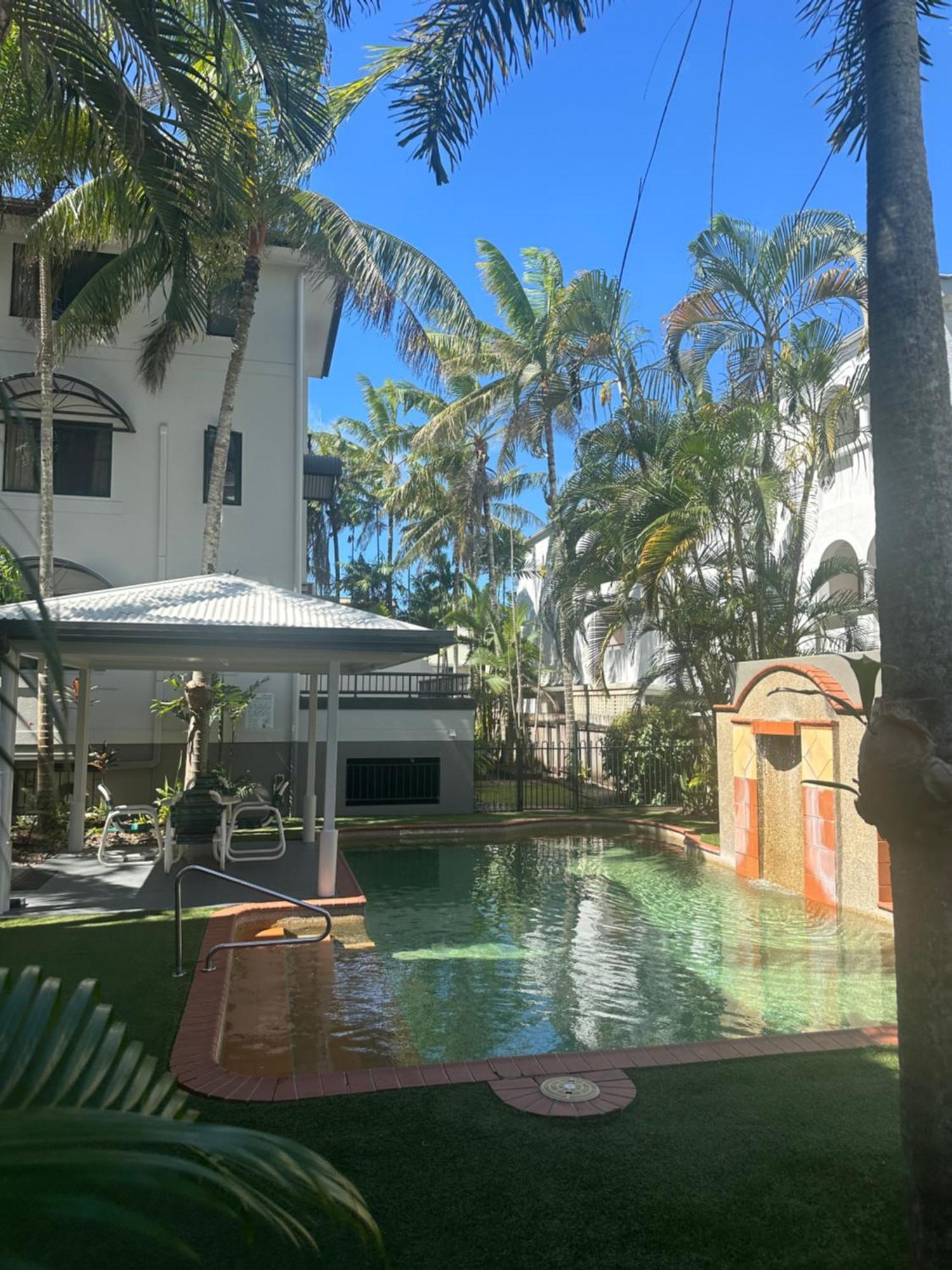 Fantastic Self-contained 1 Bedroom * Cairns