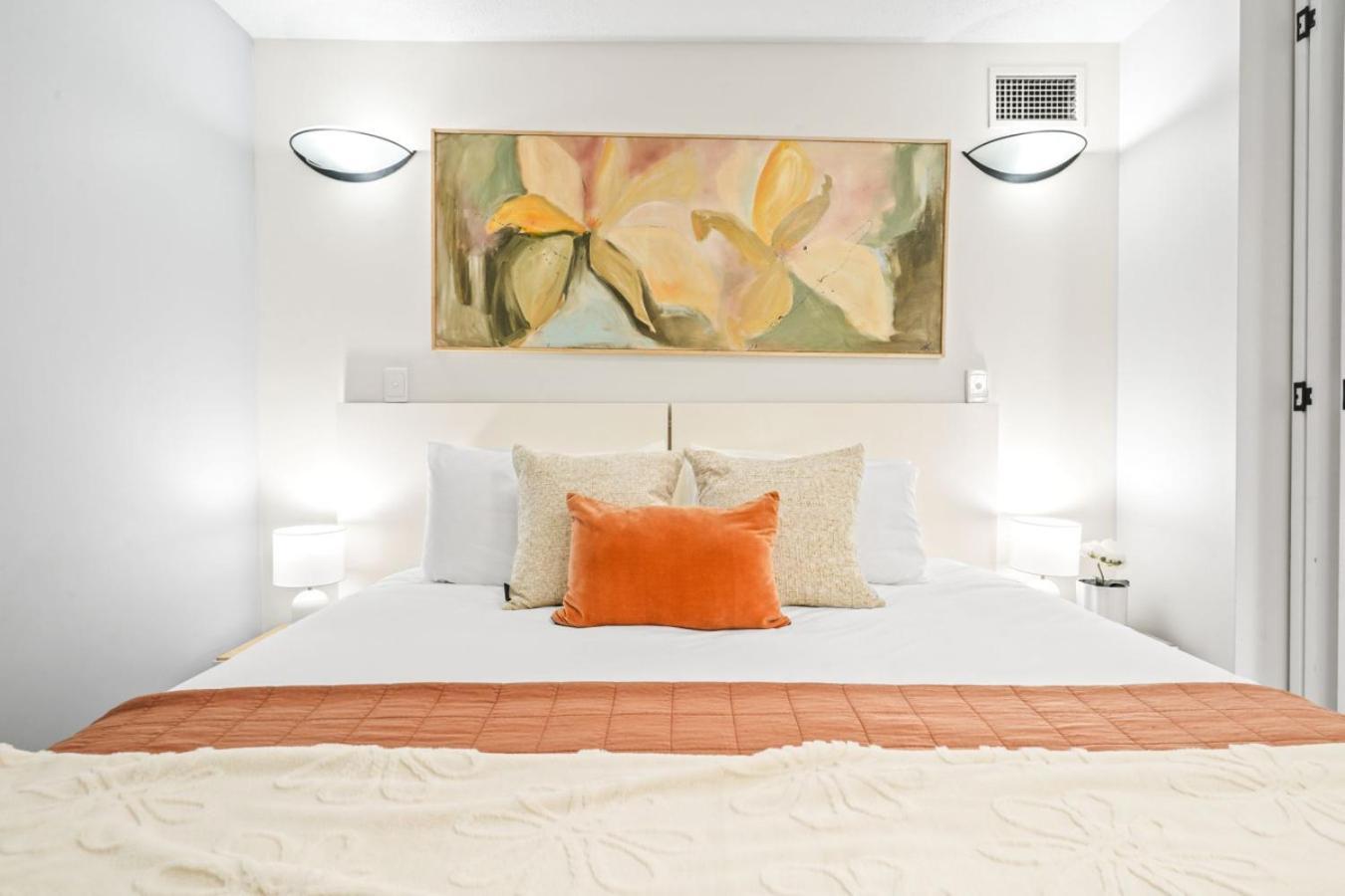 Tropical Tides At Esplanade Apartment
