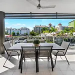 City Lights- Spacious Apartment