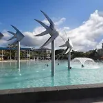 \'The Lakes\' Flexible One Bedroom In North Cairns