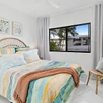 Elegant 3Br Cairns Esplanade Apartment With Pool