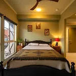 Lily Lakes - Resort Style Living