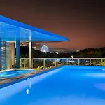 Lux Retreat - Sauna Pool & Prime Location