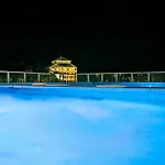 Lux Retreat - Sauna Pool & Prime Location