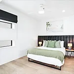 1007 Harbour Lights With Ocean Views