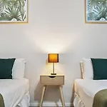 Stylish Apartment Near Esplanade & City Centre