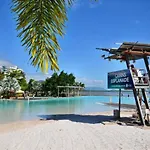 Cairns Tropical Bliss Swim In Swim Out Apartment