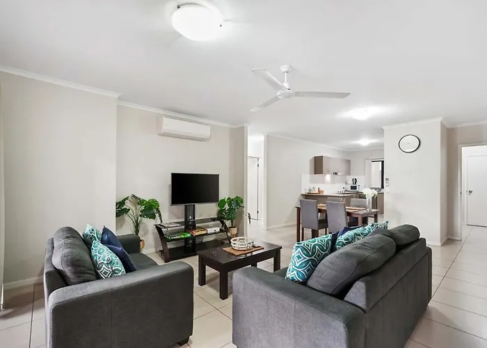 Stylish Apartment Near Esplanade & City Centre