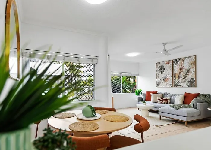 Cairns Tropical Bliss Swim In Swim Out Apartment