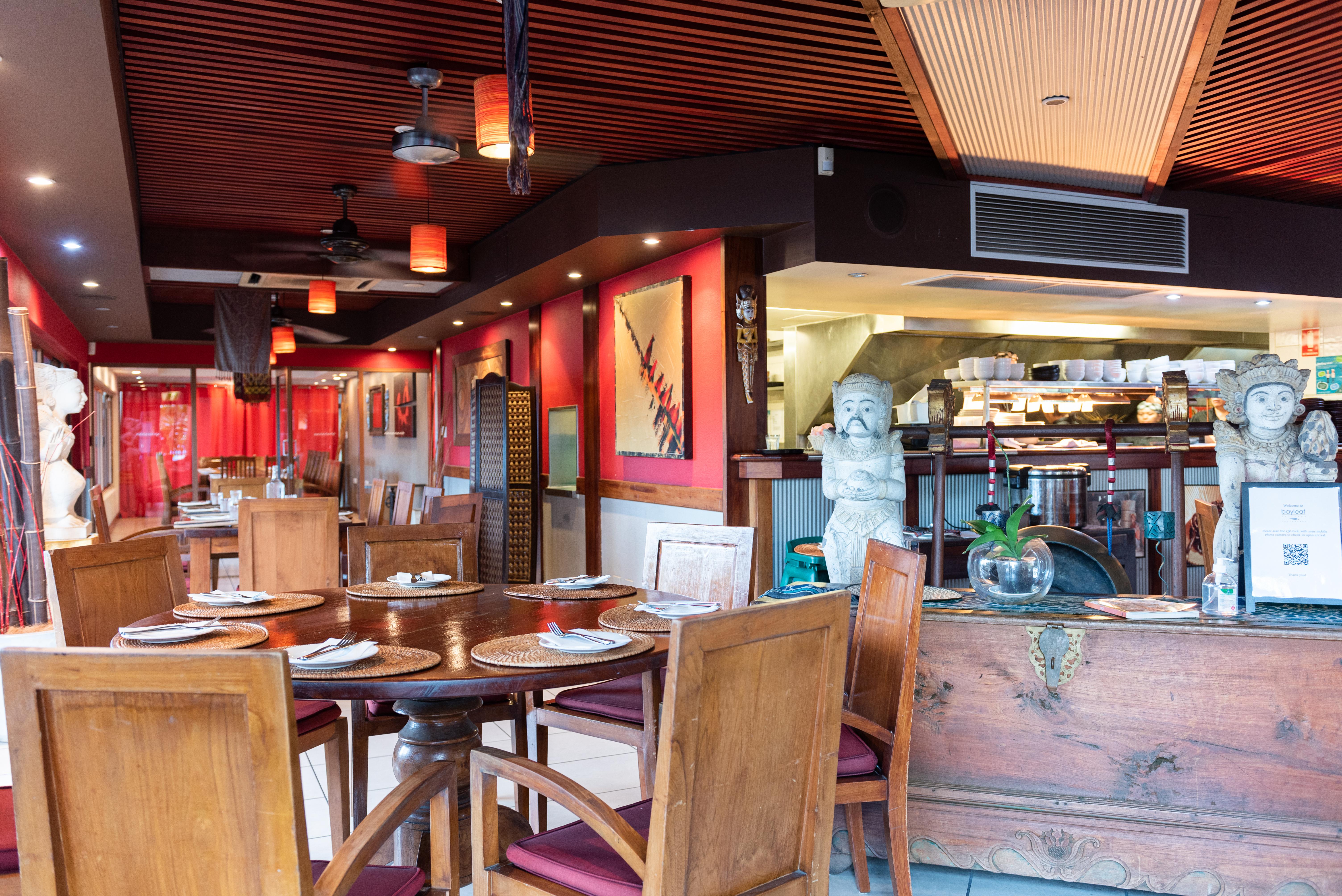 Bay Village Tropical Retreat &