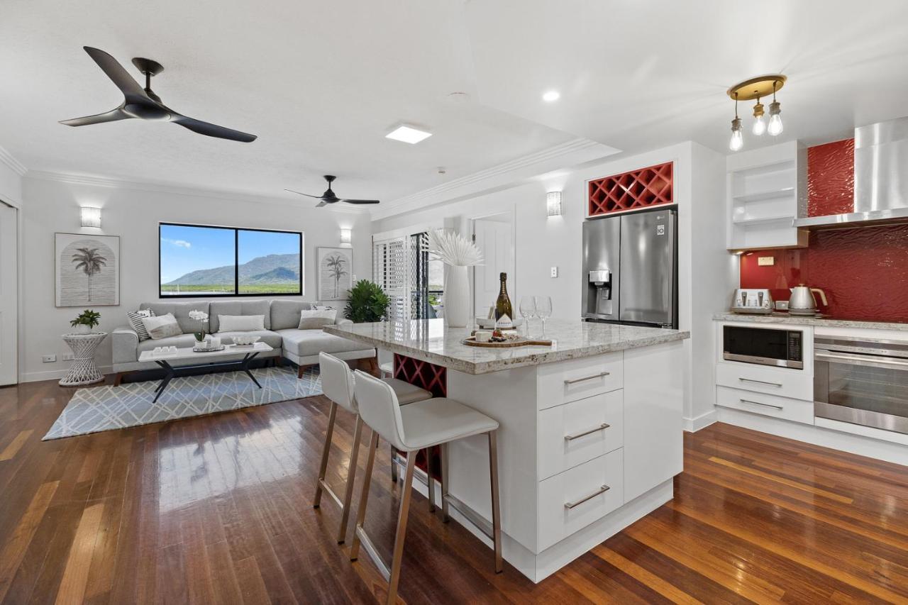 Apartment Stunning Coastal 3 Bedroom In Cbd *
