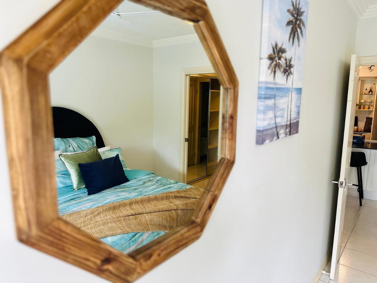 Elegant 3br Esplanade With Pool *