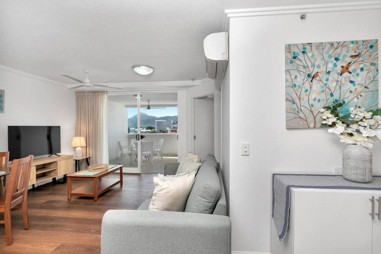 Apartment 'central Plaza' Adjacent With Rooftop Pool Cairns