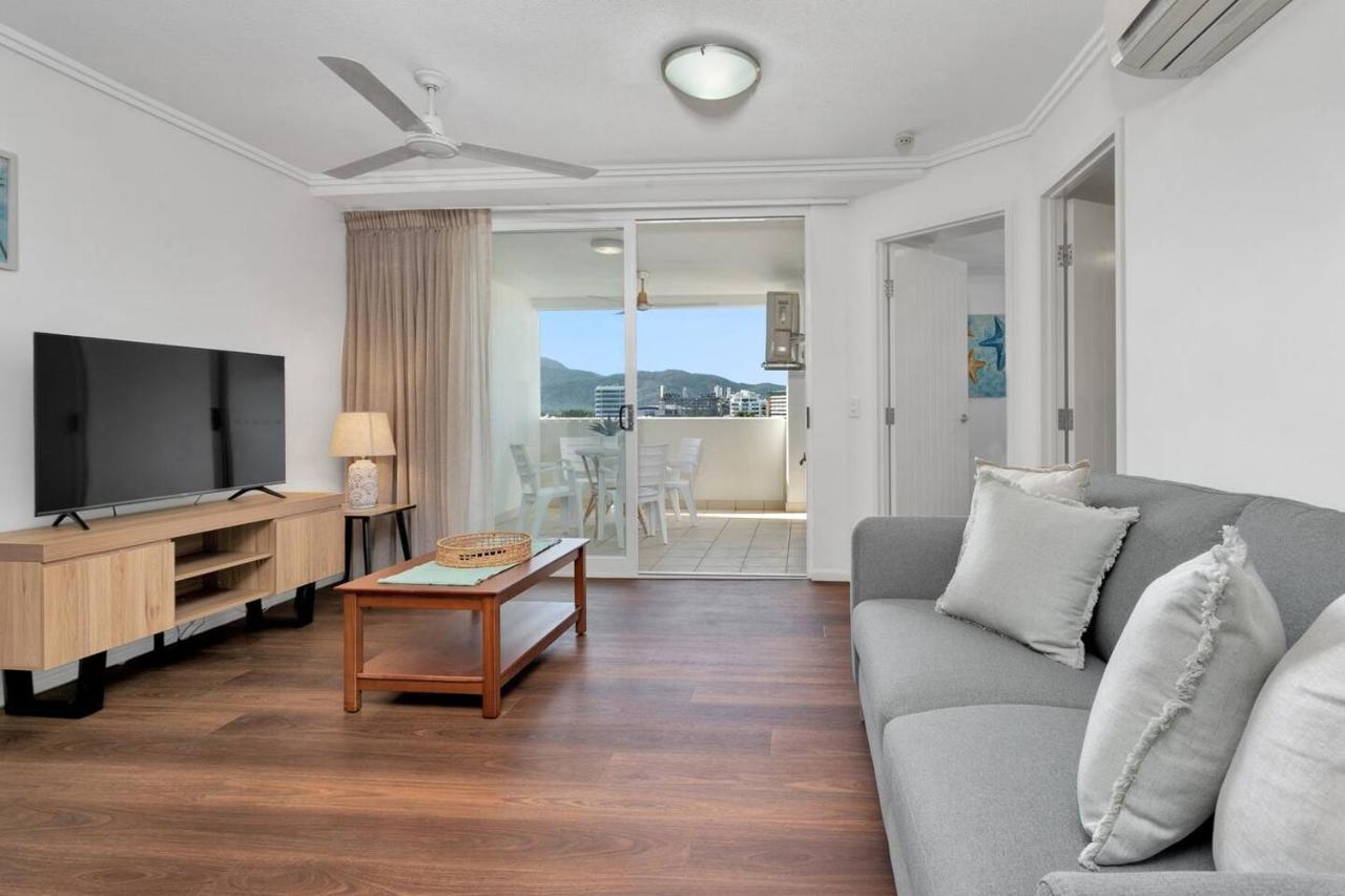'central Plaza' Adjacent With Rooftop Pool Cairns
