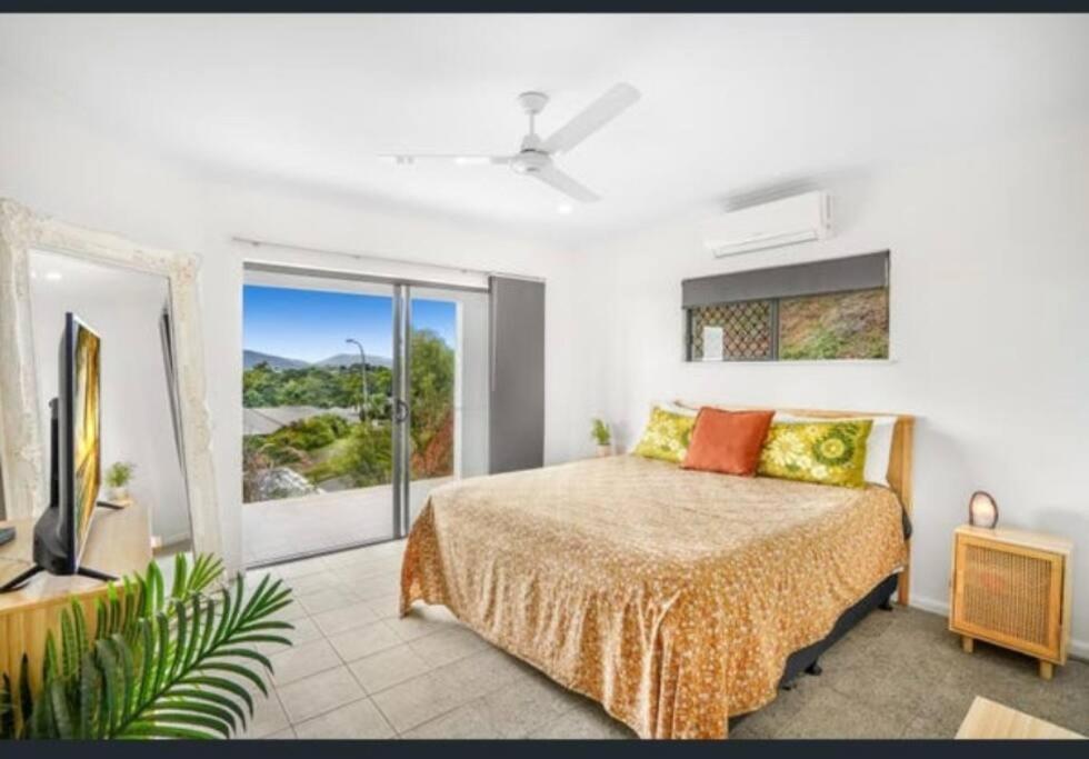Holiday home Tranquil Paradise - Whole - With Views! King And Queen Beds Cairns