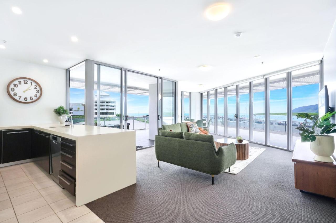 11 Harbour Lights With Ocean Views Apartment Cairns