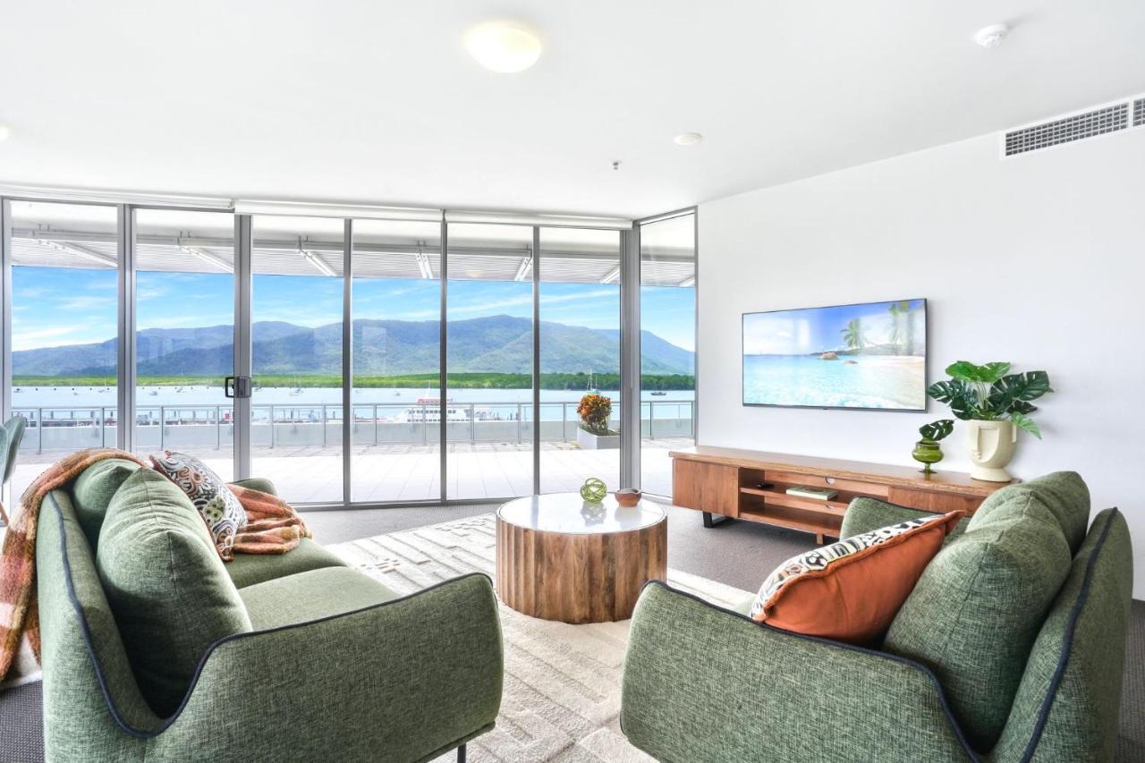 11 Harbour Lights With Ocean Views Cairns