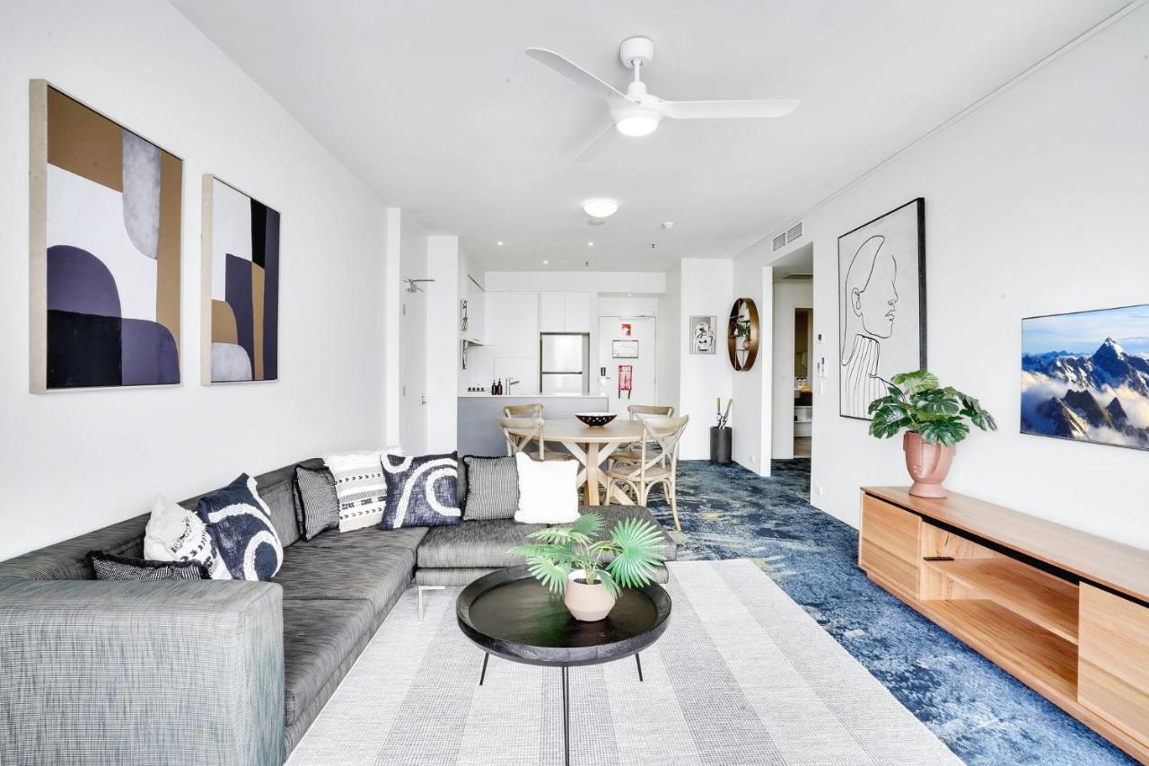 901 Harbour Lights With Ocean Views Cairns