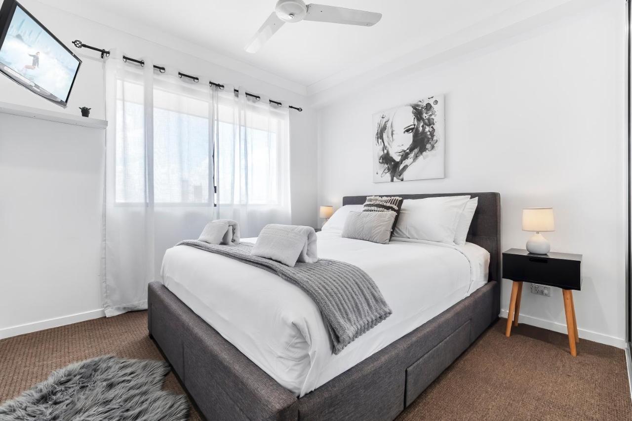 Spacious 3 Bedroom Townhouse In *