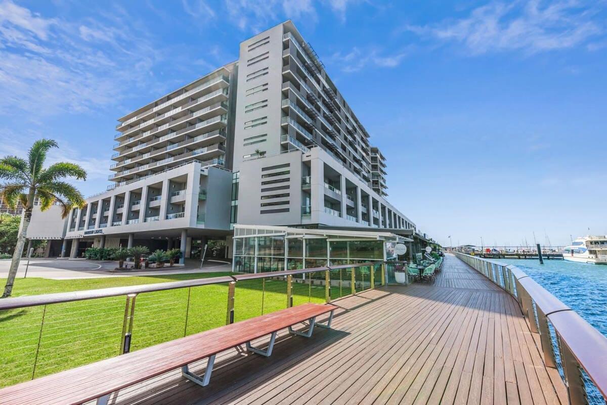 Apartment Lux Retreat - Sauna Pool & Prime Location