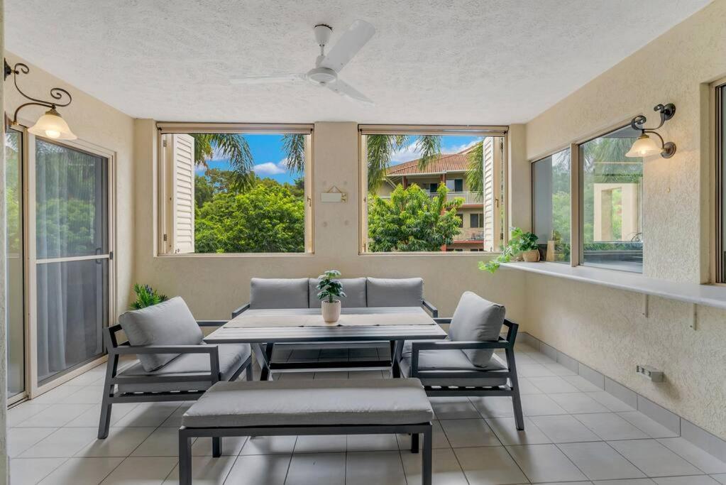 Apartment 2br The Lakes Escape, 4 Pools 5 Min Airport *