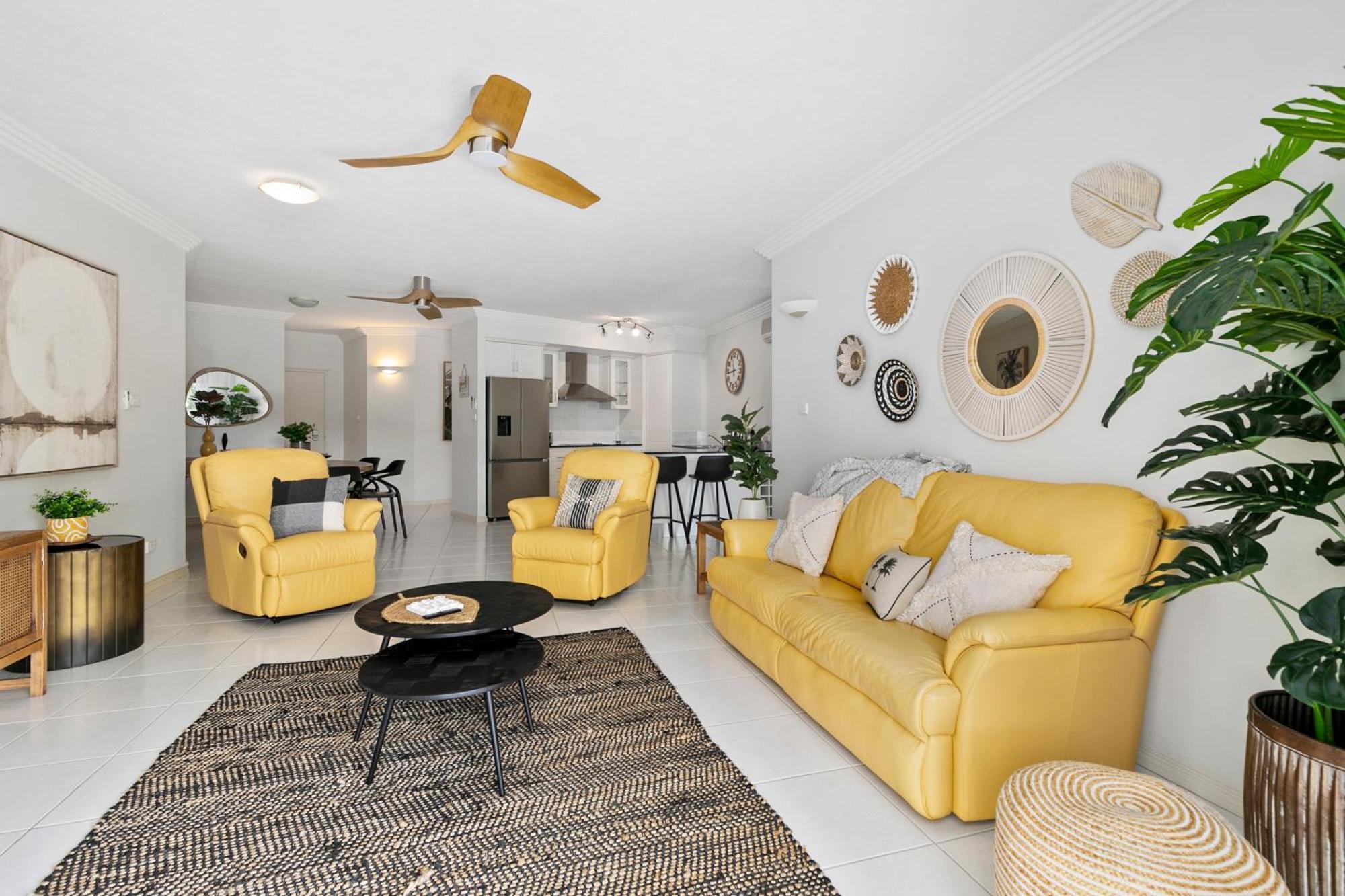Elegant 3br Esplanade With Pool
