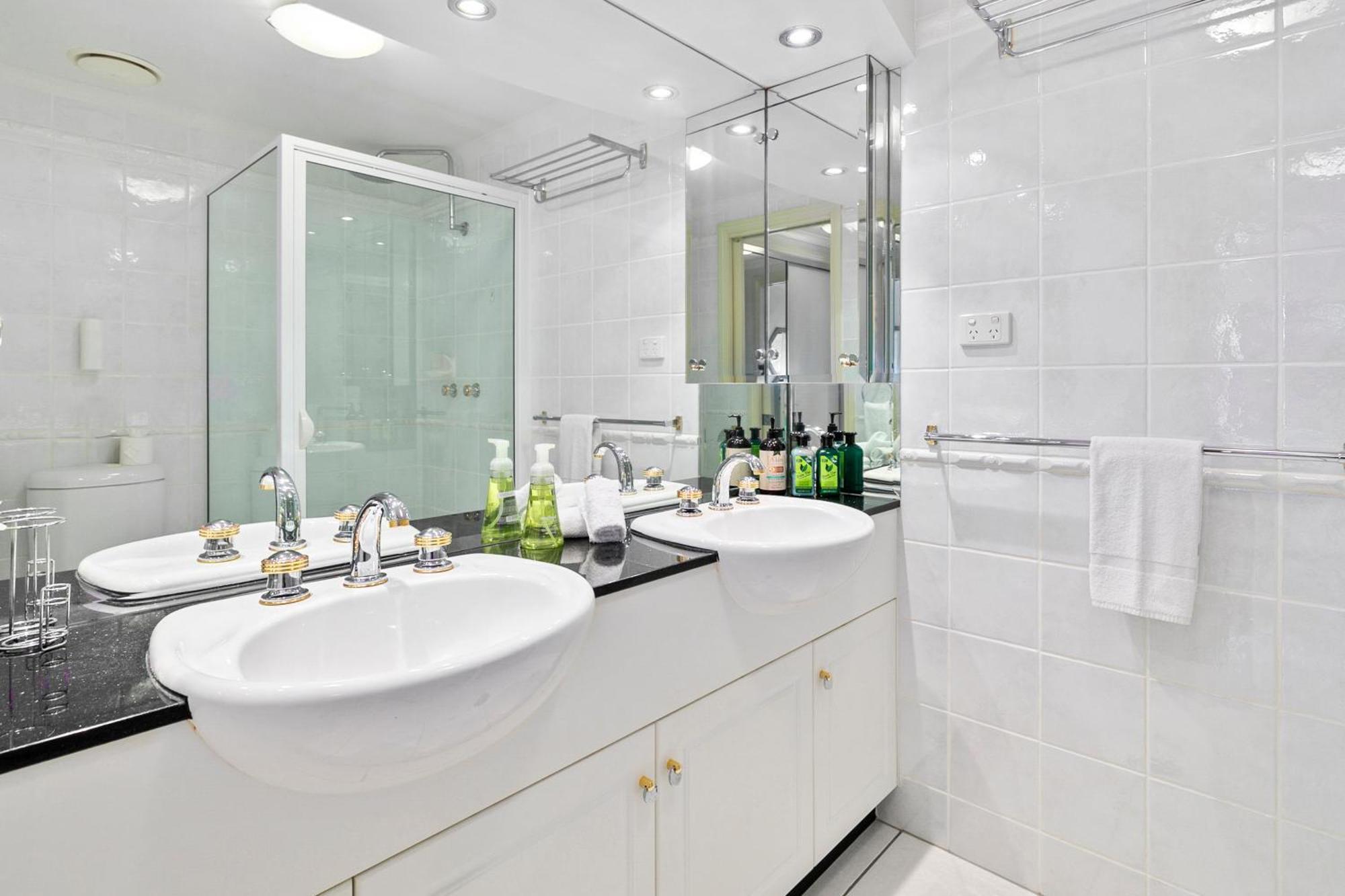 Apartment Elegant 3br Esplanade With Pool Cairns