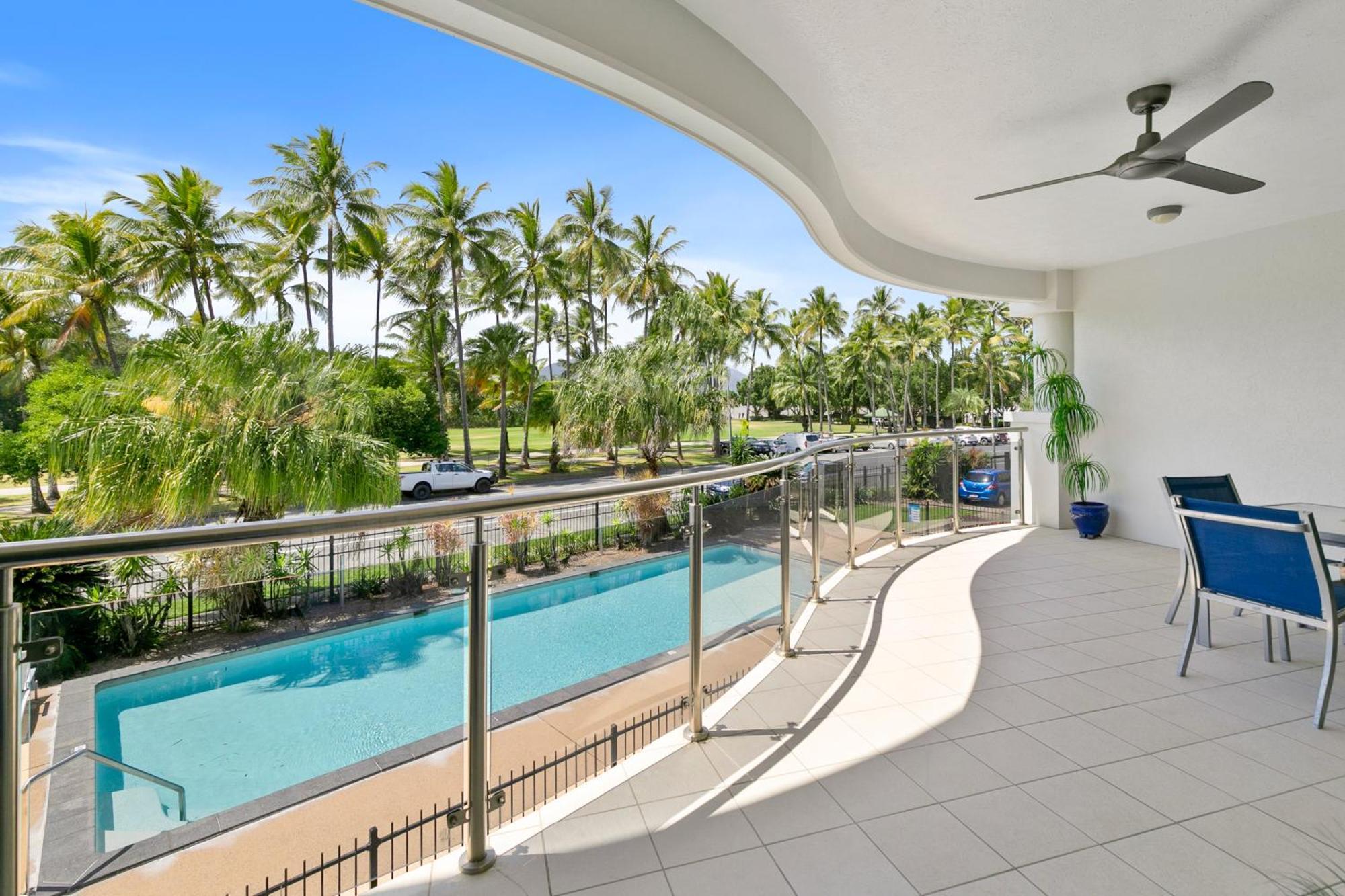 Apartment Elegant 3br Esplanade With Pool