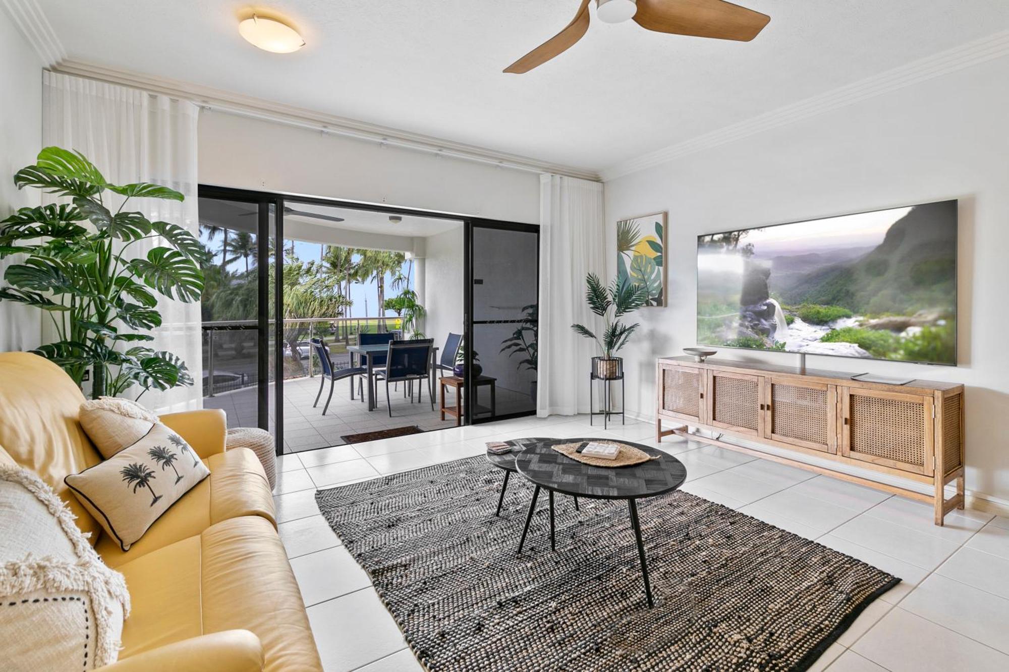 Apartment Elegant 3br Esplanade With Pool