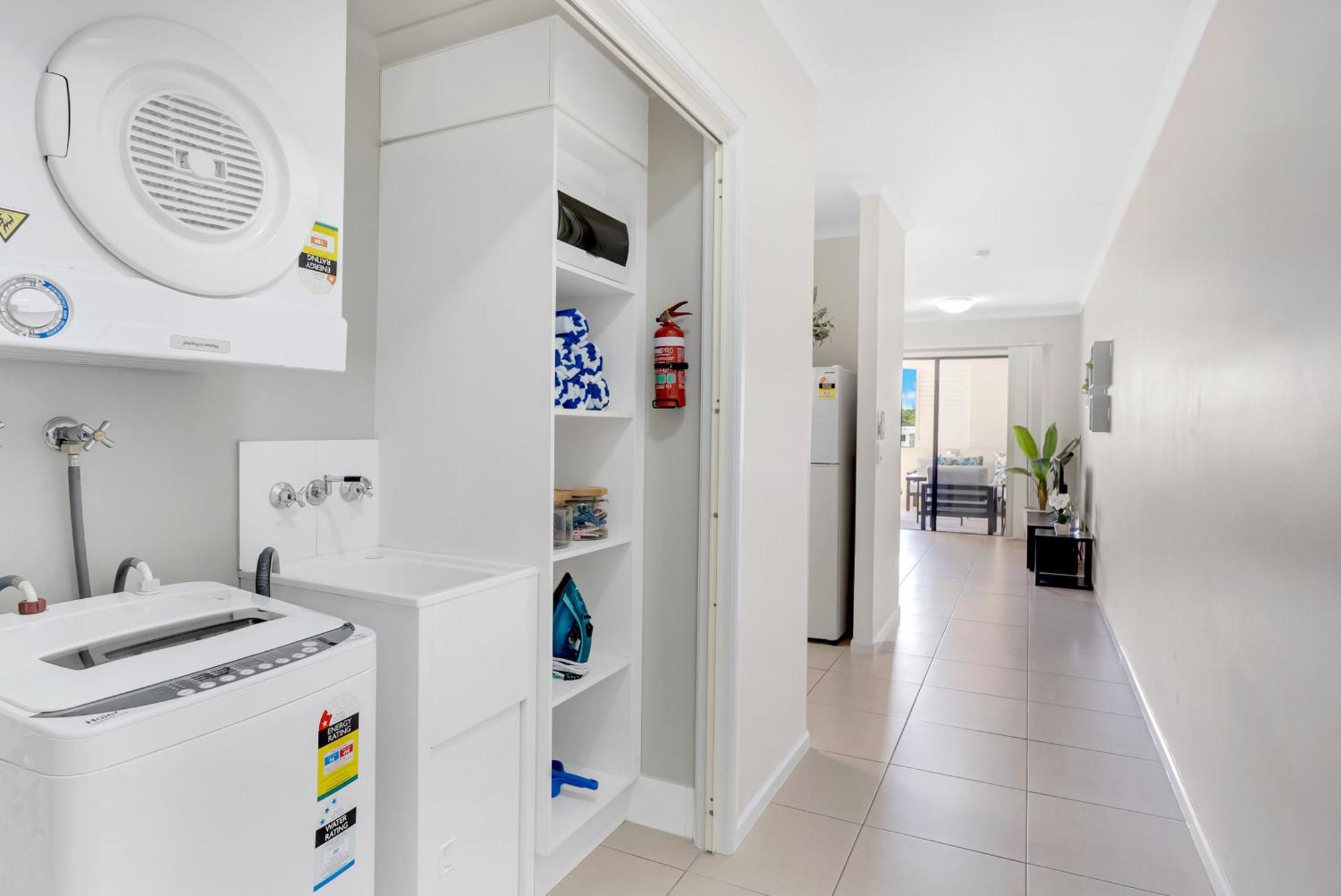 The Edge - Just Steps To Esplanade Frontage Apartment Cairns