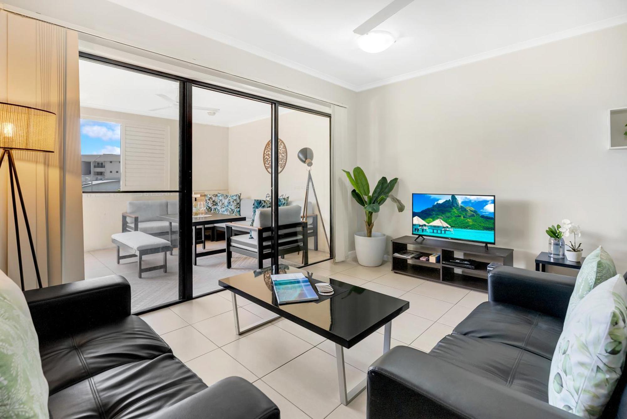 The Edge - Just Steps To Esplanade Frontage Apartment Cairns