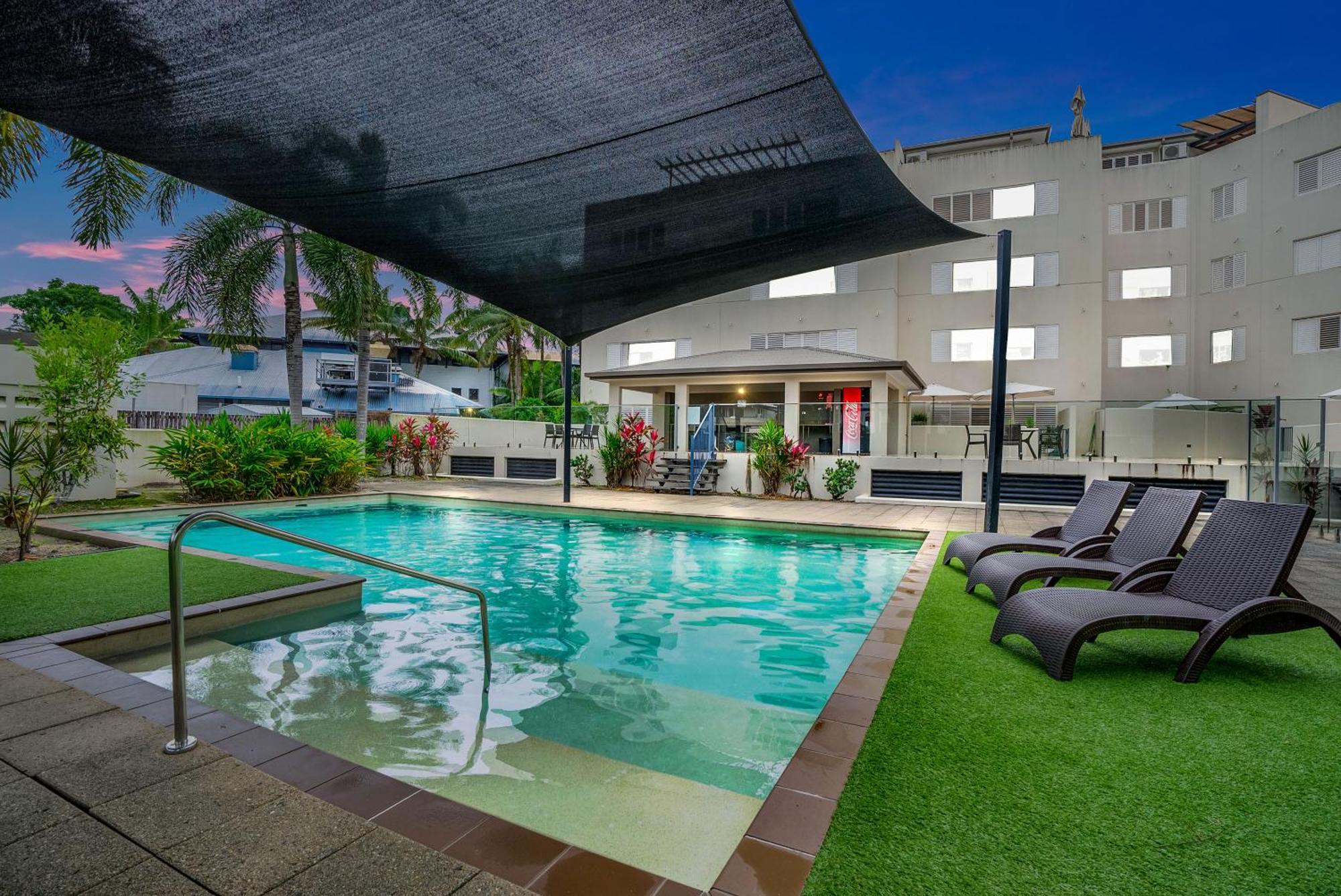 'serenity At The Edge' A Private Poolside Apartment