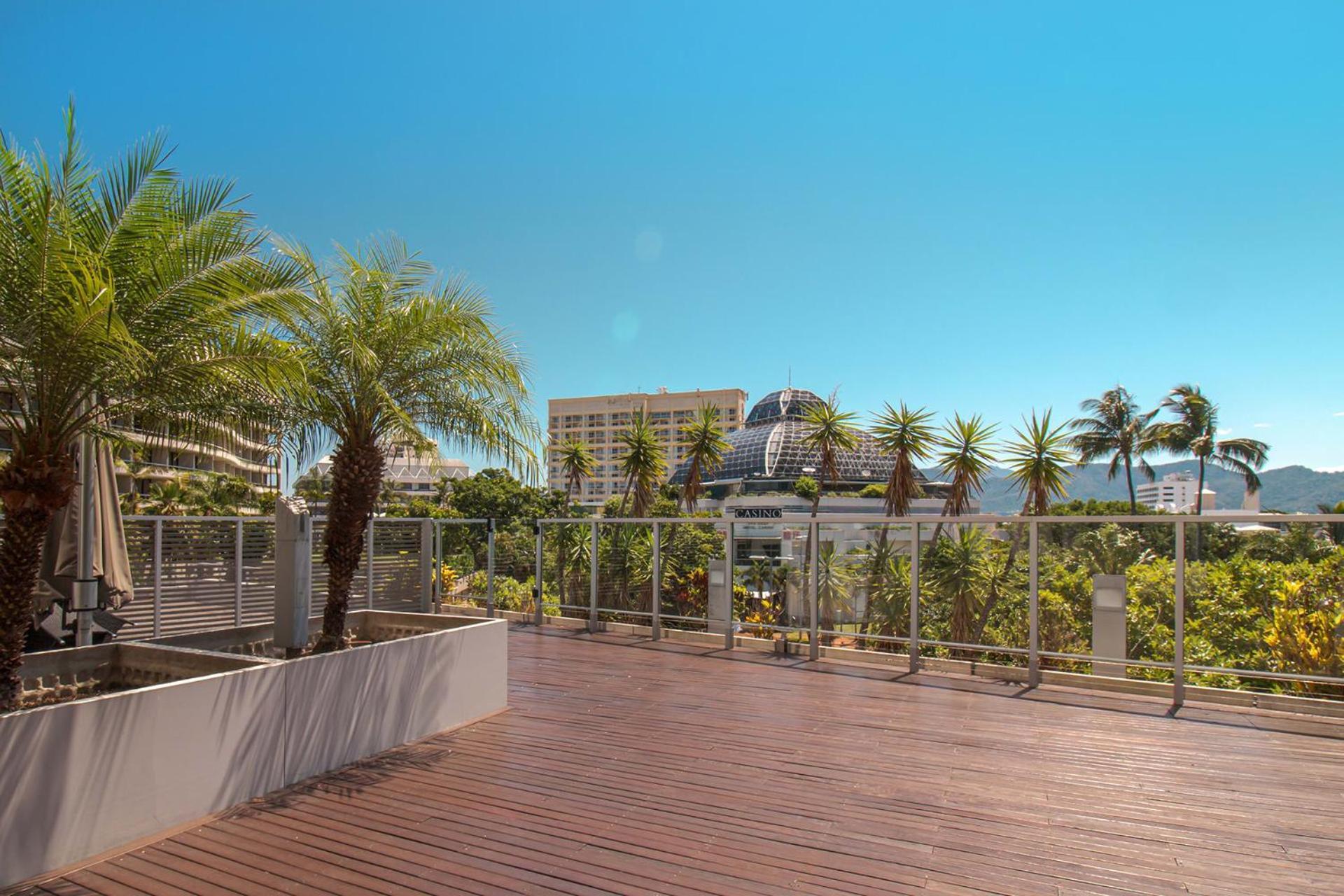 11 Harbour Lights With Ocean Views *