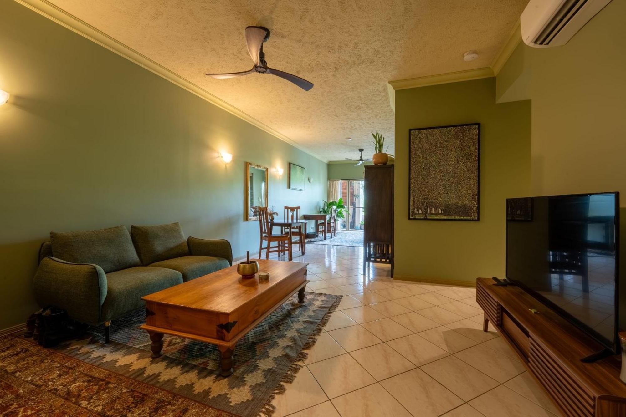 Lily Lakes - Style Living Cairns