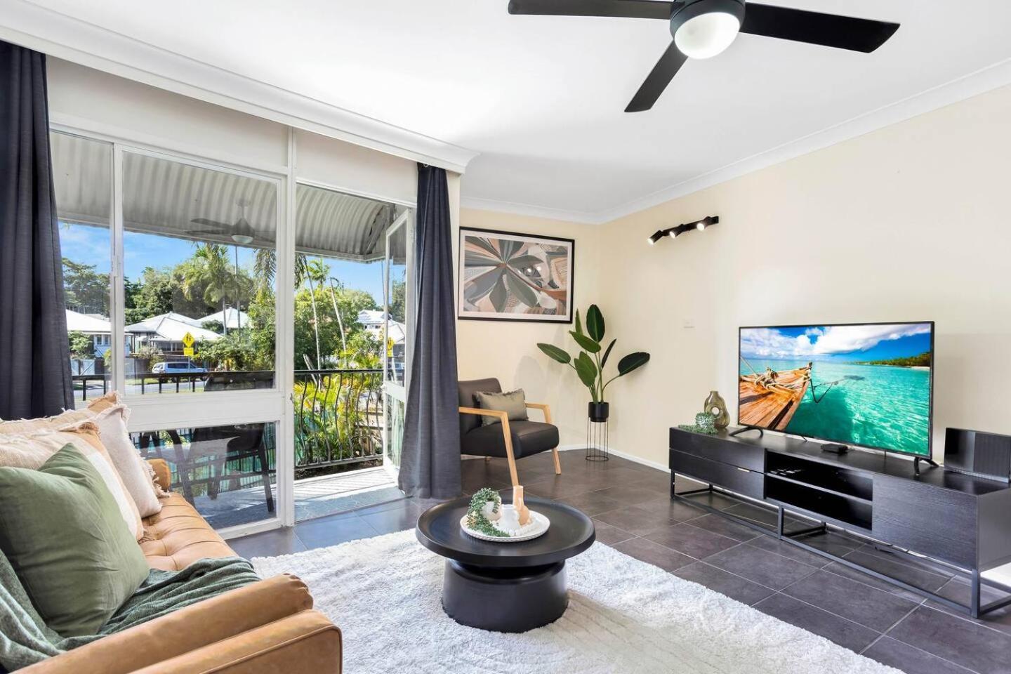 Modern Close To The Centre 21 Apartment
