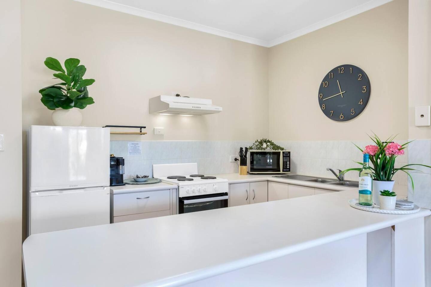 Luxury Retreat In Cairns With Pool *