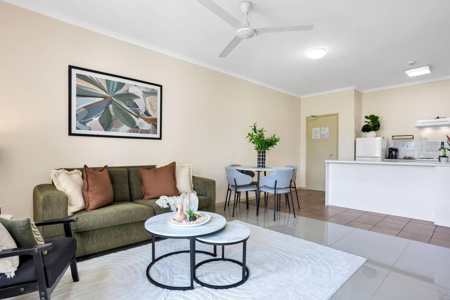 Luxury Retreat In Cairns With Pool *