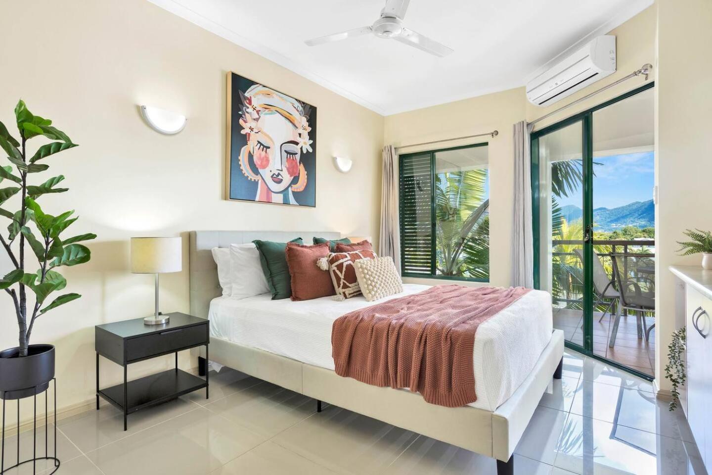 Luxury Retreat In Cairns With Pool * Cairns